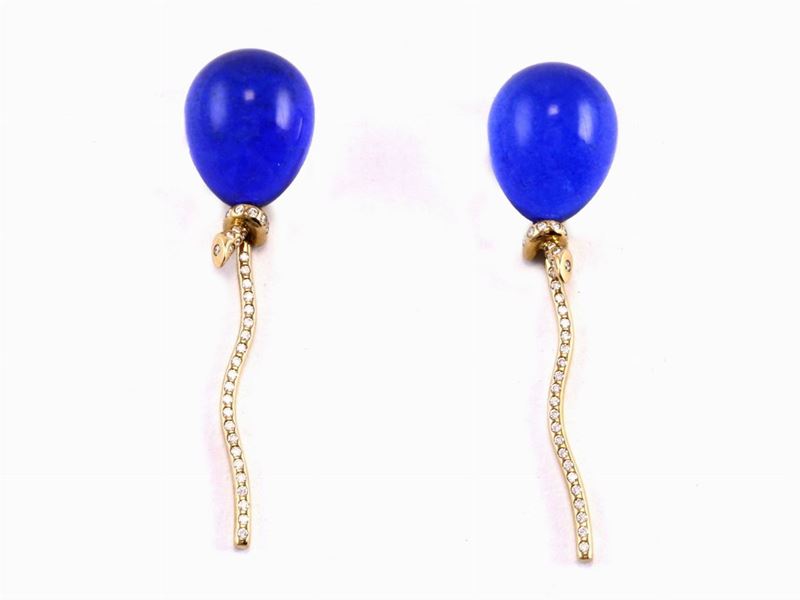 Orecchini Vhernier Modello Palloncino in Oro Giallo, Diamanti, Lapislazzuli e Cristallo di Rocca