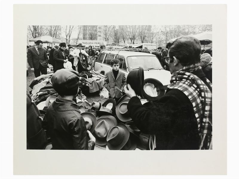 John Launois - Venditore di Cappelli Davanti allo Stabilimento Fiat di Torino 1978