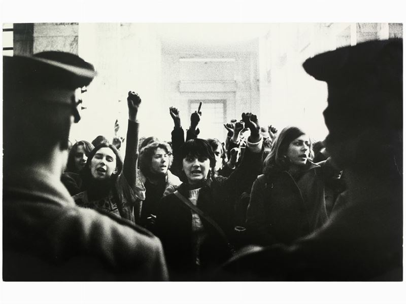 Sergio Veneziani - Dimostrazione Femminista Ad un Processo per Aborto 1975