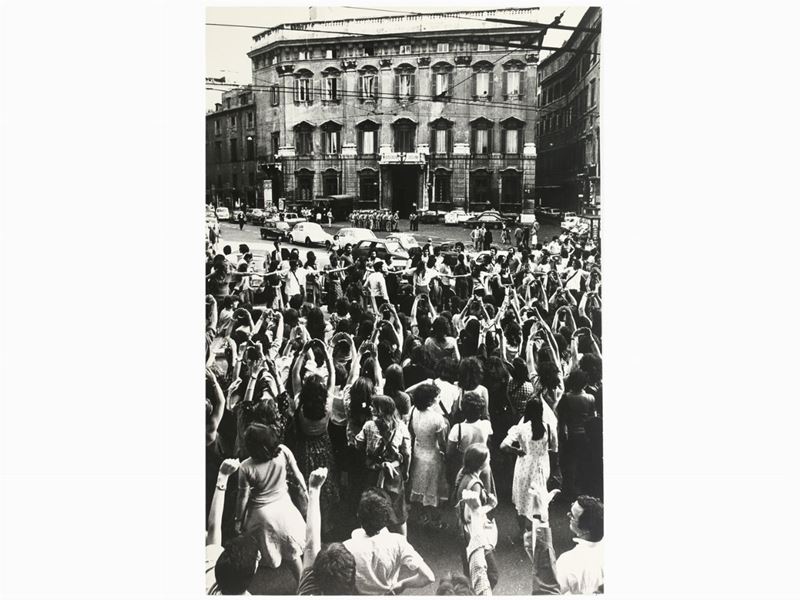 Giancarlo De Bellis - Manifestazione Femminista per L'aborto Davanti alla Sede della DC 1974