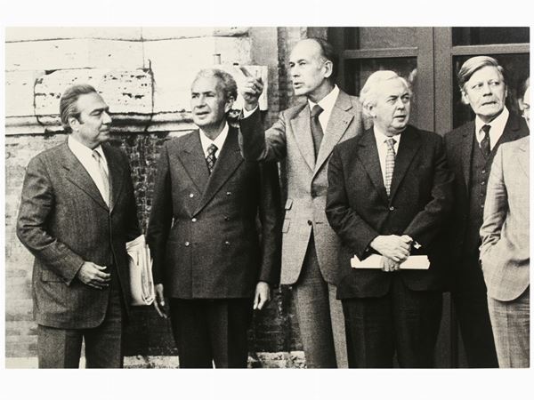 Vezio Sabatini : Vertice di Roma che ha fissato l'anno per l'elezione del Parlamento Europeo 1975  ((1939-1995))  - Auction Photographs - Maison Bibelot - Casa d'Aste Firenze - Milano