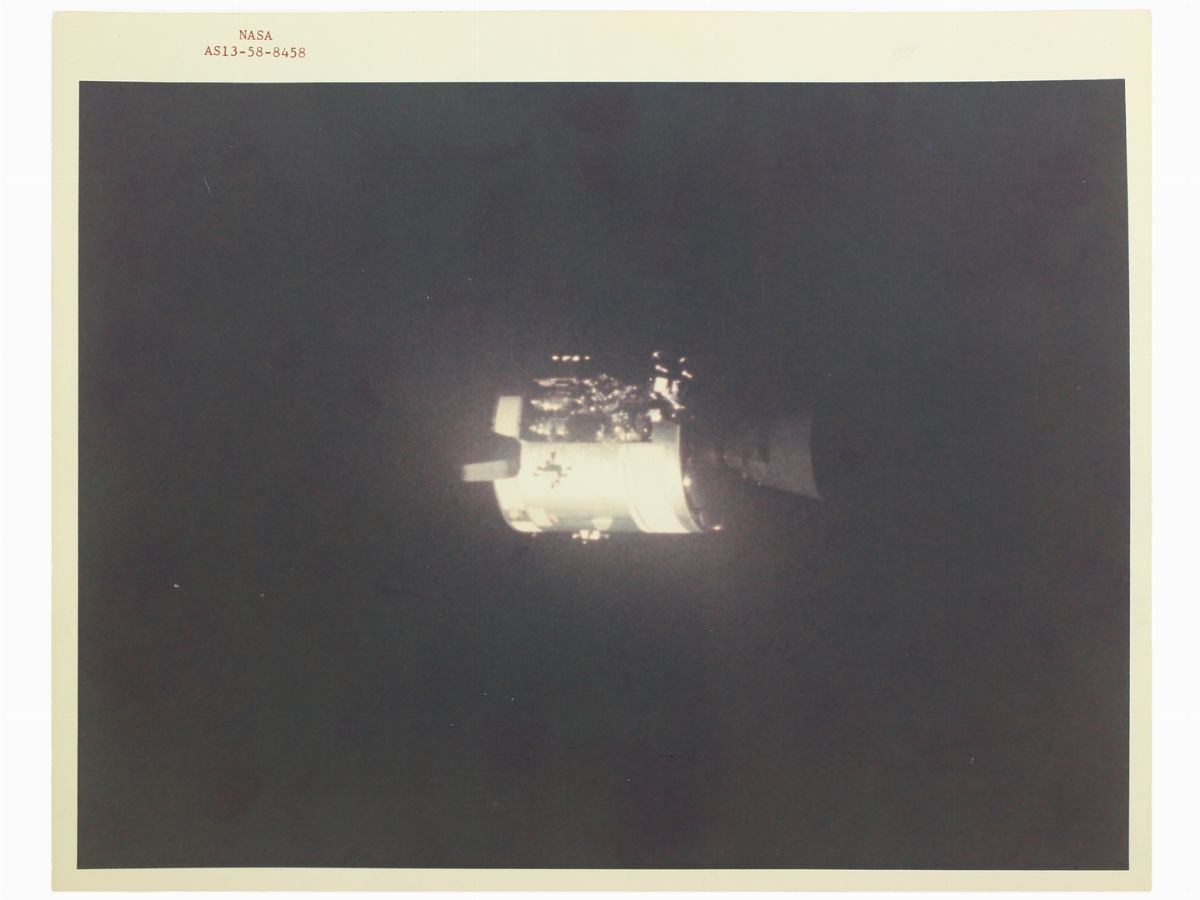 Nasa - Apollo 11 Tv Picture 1969 And Apollo 13 Command Service Module 1970