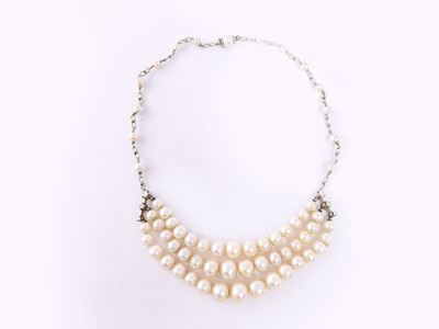 Collana in Oro Bianco, Diamanti e Perle Coltivate Akoya