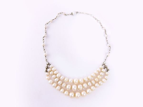 Collana in oro bianco, diamanti e perle coltivate Akoya