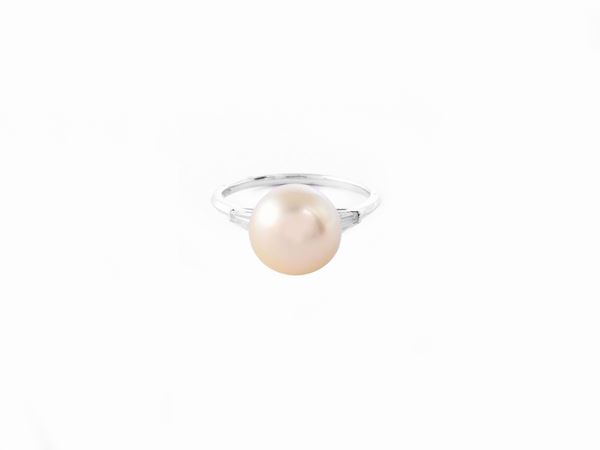 Platinum ring with diamonds and Akoya cultured pearl