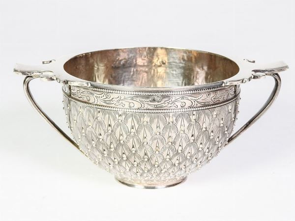 A Silver Handled Bowl  - Auction The Riz Ortolani and Katyna Ranieri collection / Forniture and Art Objects - III - III - Maison Bibelot - Casa d'Aste Firenze - Milano