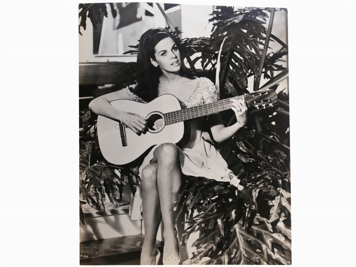 Anonimo Anonimo - Fotografie di Scena del Film Hollywood Party con Peter Sellers e Claudine Longe...