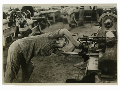 The New Chinese Woman Work in Factories, 1961