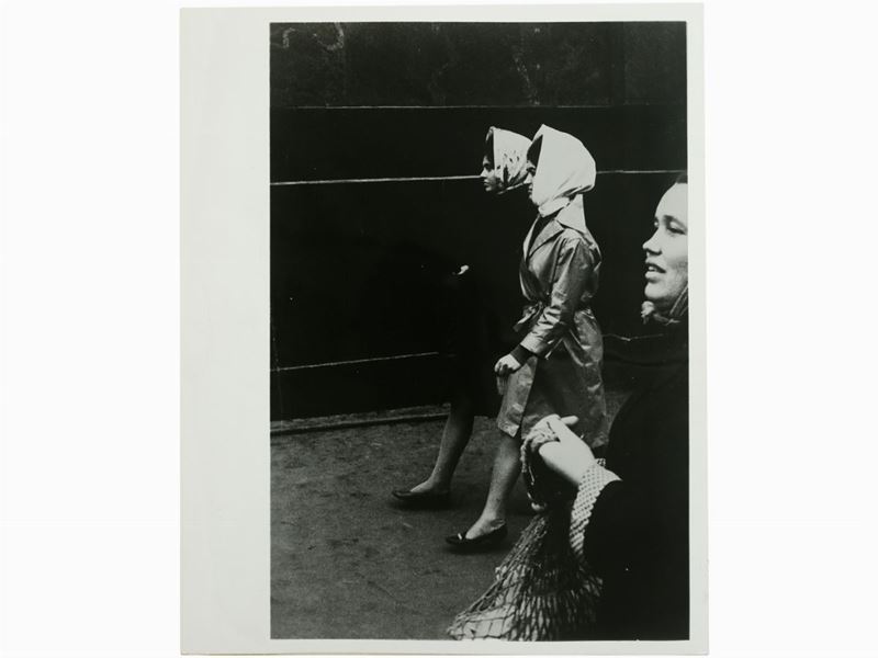 Marc Riboud - New Babushka, 1963