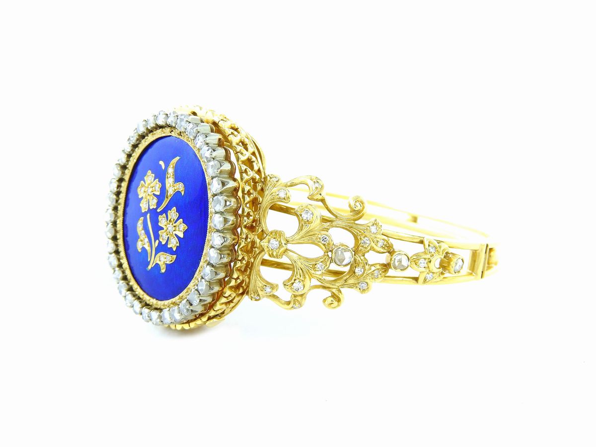 Bracciale Rigido, con Spilla Separabile, in Oro Giallo, Smalto e Diamanti
