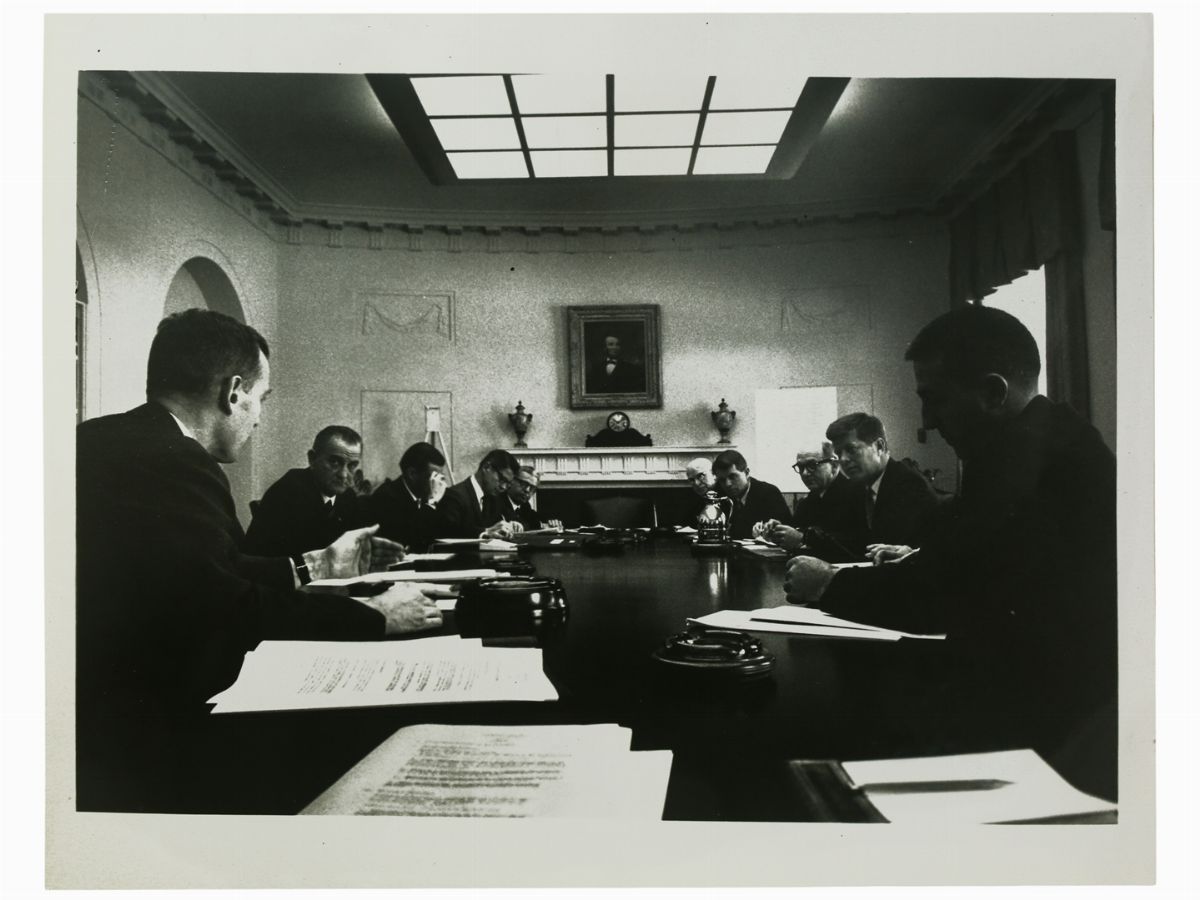 Cornell Capa - Dinner At Versailles e John Kennedy During a Meeting, 1961