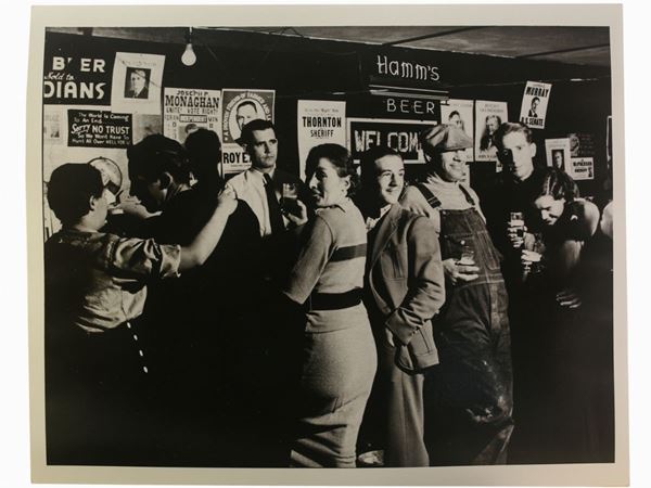 Margaret Bourke-White : Bar Fort Peck, Montana, 1936  ((1904-1971))  - Auction Photographs - Maison Bibelot - Casa d'Aste Firenze - Milano