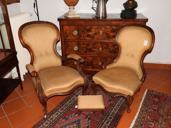 Two walnut armchairs  (second half of 19th century)  - Auction Furniture and Oldmaster painting / Modern and Contemporary Art - I - Maison Bibelot - Casa d'Aste Firenze - Milano