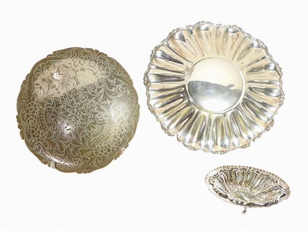 Three Silver and Silver-plated Centrepieces  - Auction The Riz Ortolani and Katyna Ranieri collection / Forniture and Art Objects - III - III - Maison Bibelot - Casa d'Aste Firenze - Milano
