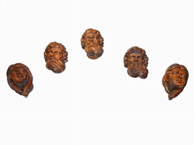 Serie di Cinque Pomelli in Noce