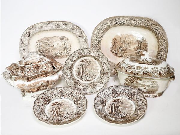 Lot of English Potteries  - Auction The Riz Ortolani and Katyna Ranieri collection / Forniture and Art objects  - II - II - Maison Bibelot - Casa d'Aste Firenze - Milano