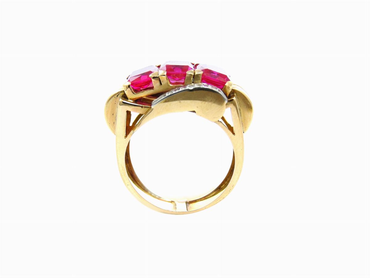 Anello in Oro Giallo e Bianco 585/1000 con Diamanti e Rubini Sintetici