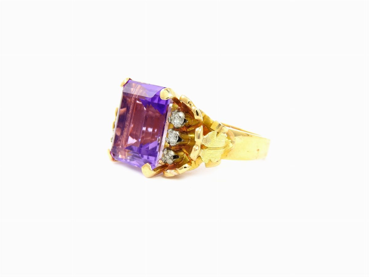 Anello in Oro Giallo 585/1000, Diamanti e Quarzo Ametista