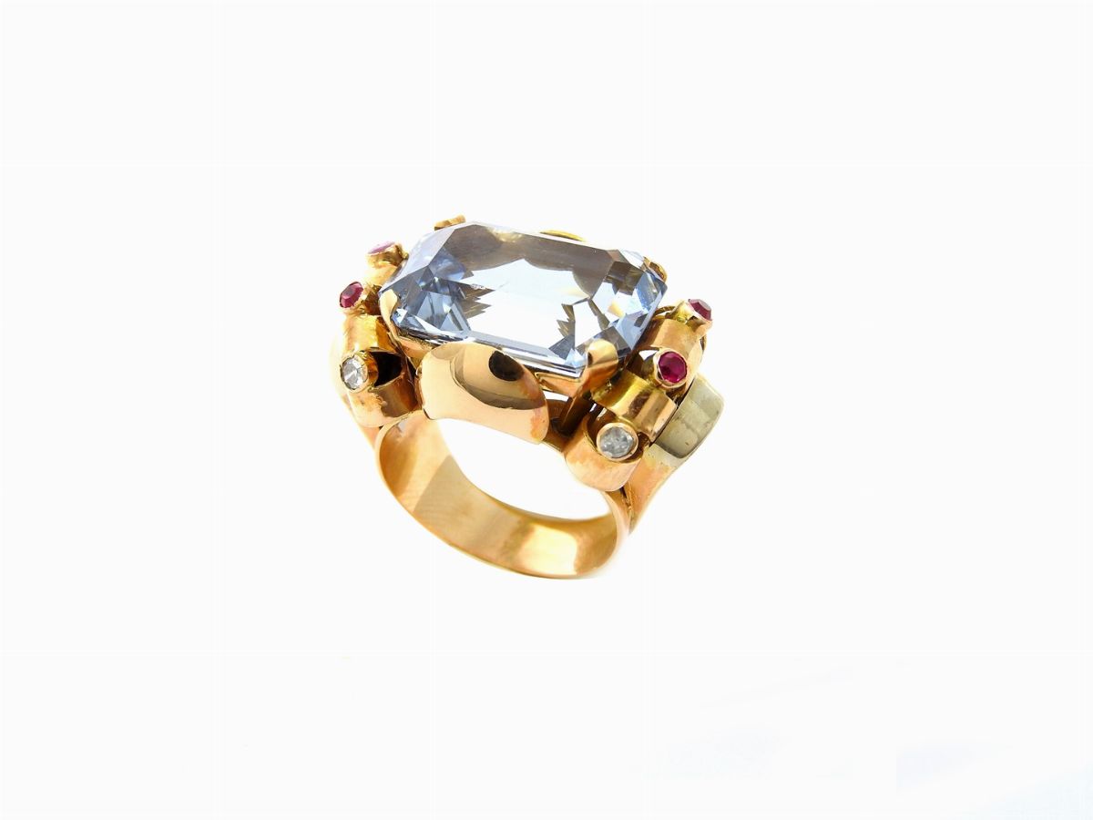 Anello in Oro Giallo 585/1000 con Diamanti, Rubini e Spinello Azzurro Sintetici