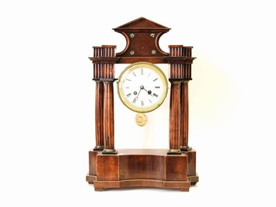 Orologio a Tempietto da Tavolo Impiallacciato in Noce