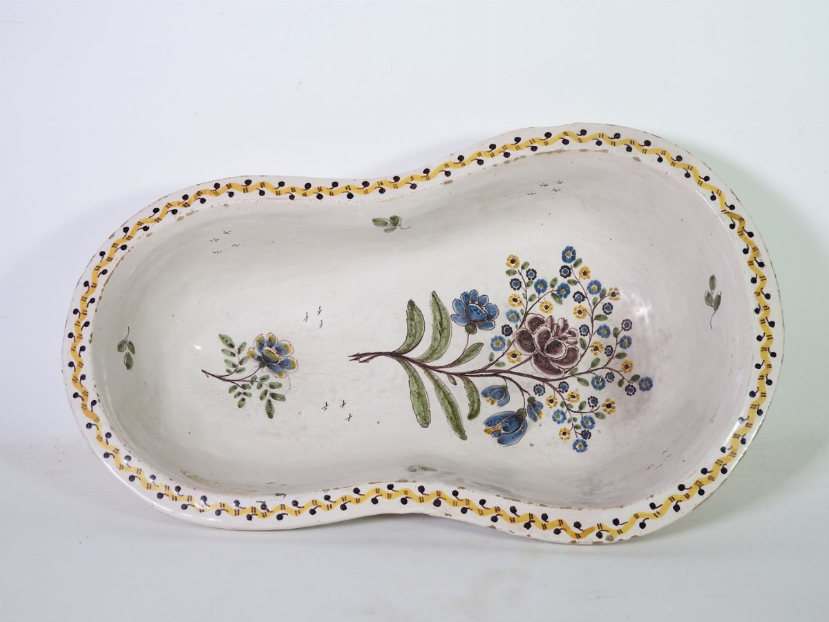 Antico Bidet in Terracotta Smaltata