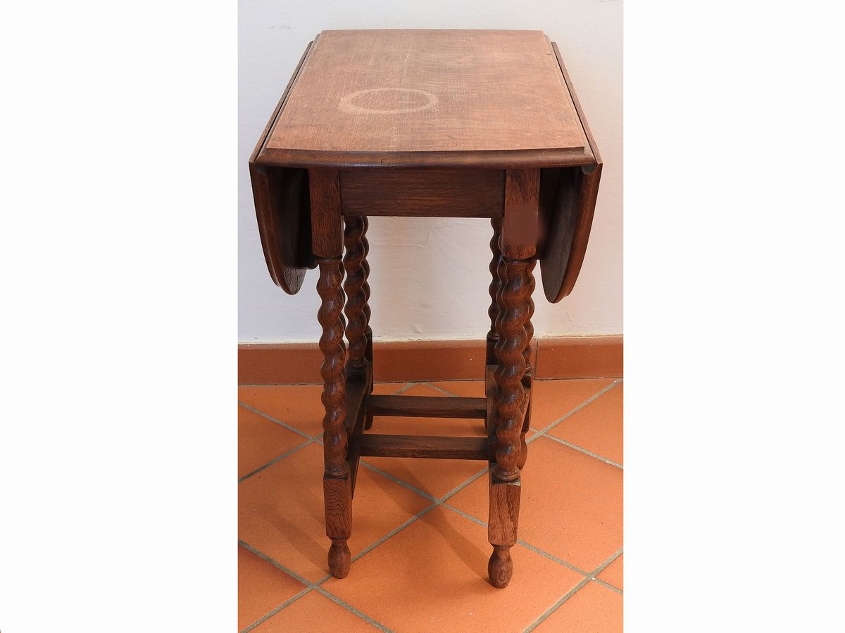 Tavolino a Bandelle in Noce