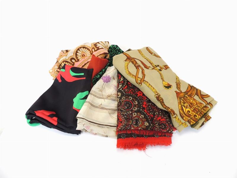 Lotto di Foulard e Scialli in Seta, Lana e Viscosa