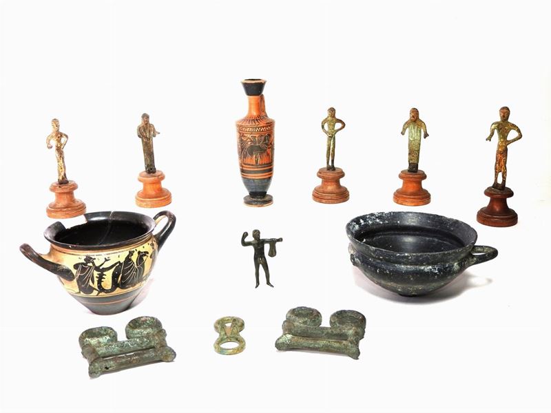 Collezione Archeologica Composta da Tredici Reperti