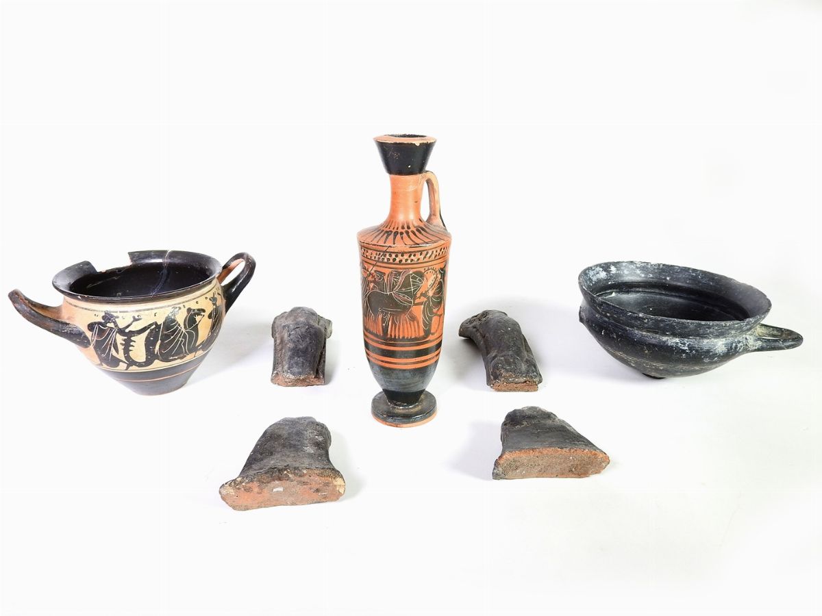 Collezione Archeologica Composta da Tredici Reperti