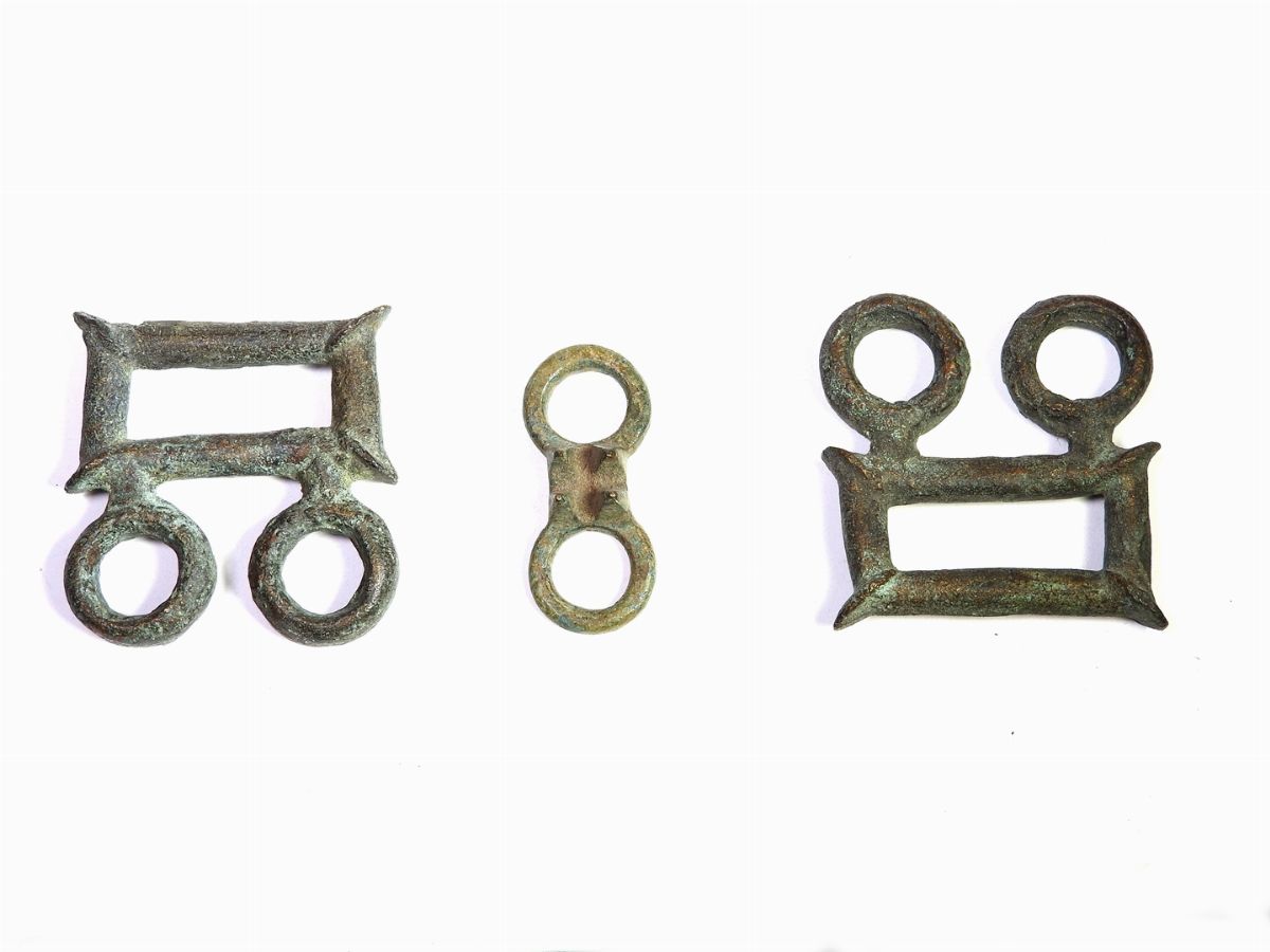 Collezione Archeologica Composta da Tredici Reperti
