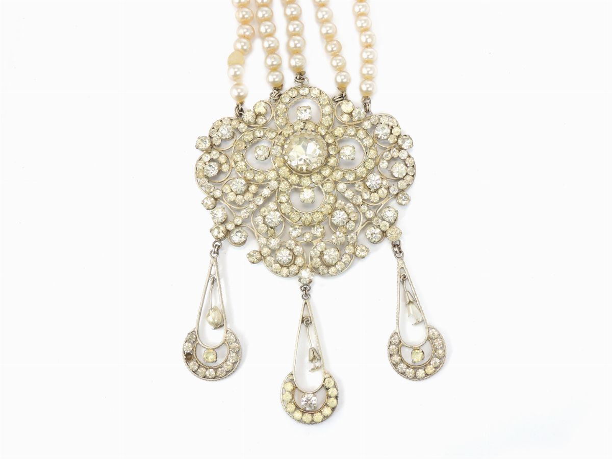 Ornamento per Costume Teatrale in Perle e Strass