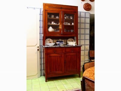 Credenza a Due Corpi in Ciliegio