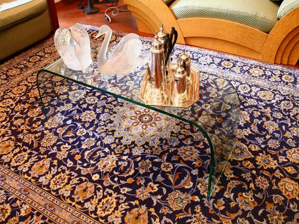 Tavolino basso in cristallo curvato  - Asta House sale: Arte e Design  da villa "Horto Antico" - III - III - Maison Bibelot - Casa d'Aste Firenze - Milano