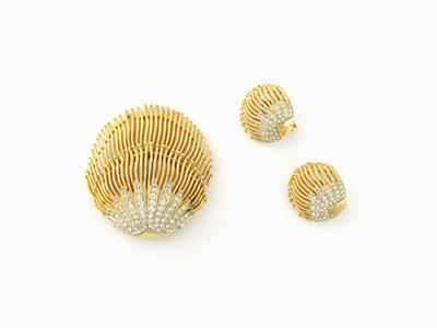 Demi Parure in Metallo Dorato e Strass, Trifari