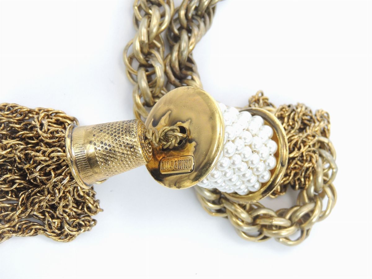 Collana in Metallo Dorato e Perle Simulate, Moschino