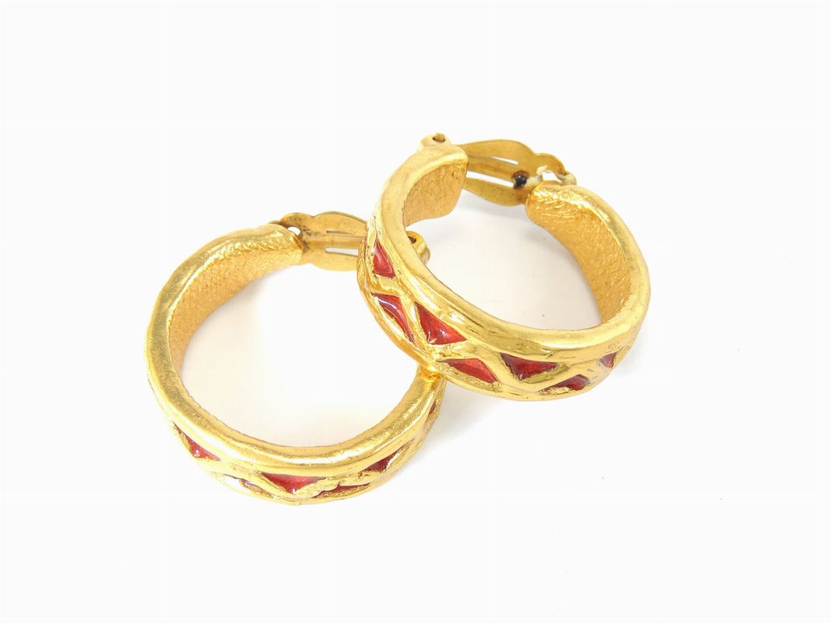 Due Paia di Orecchini in Metallo Dorato e Smalti, Yves Saint Laurent