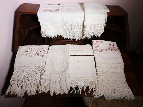 White linen and cotton towels lot