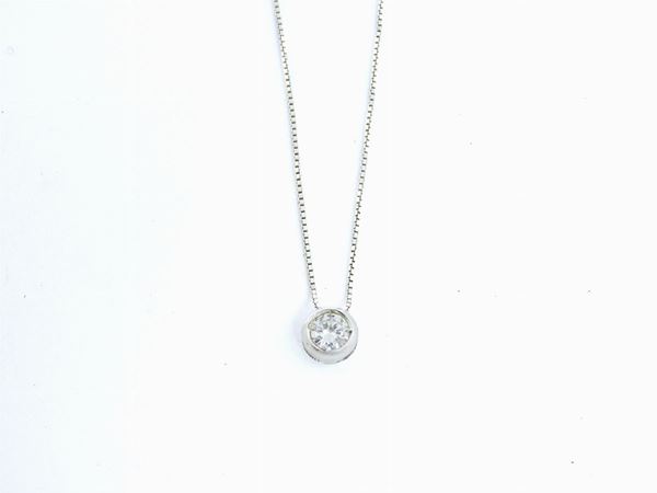 White gold box links small chain with diamond stud