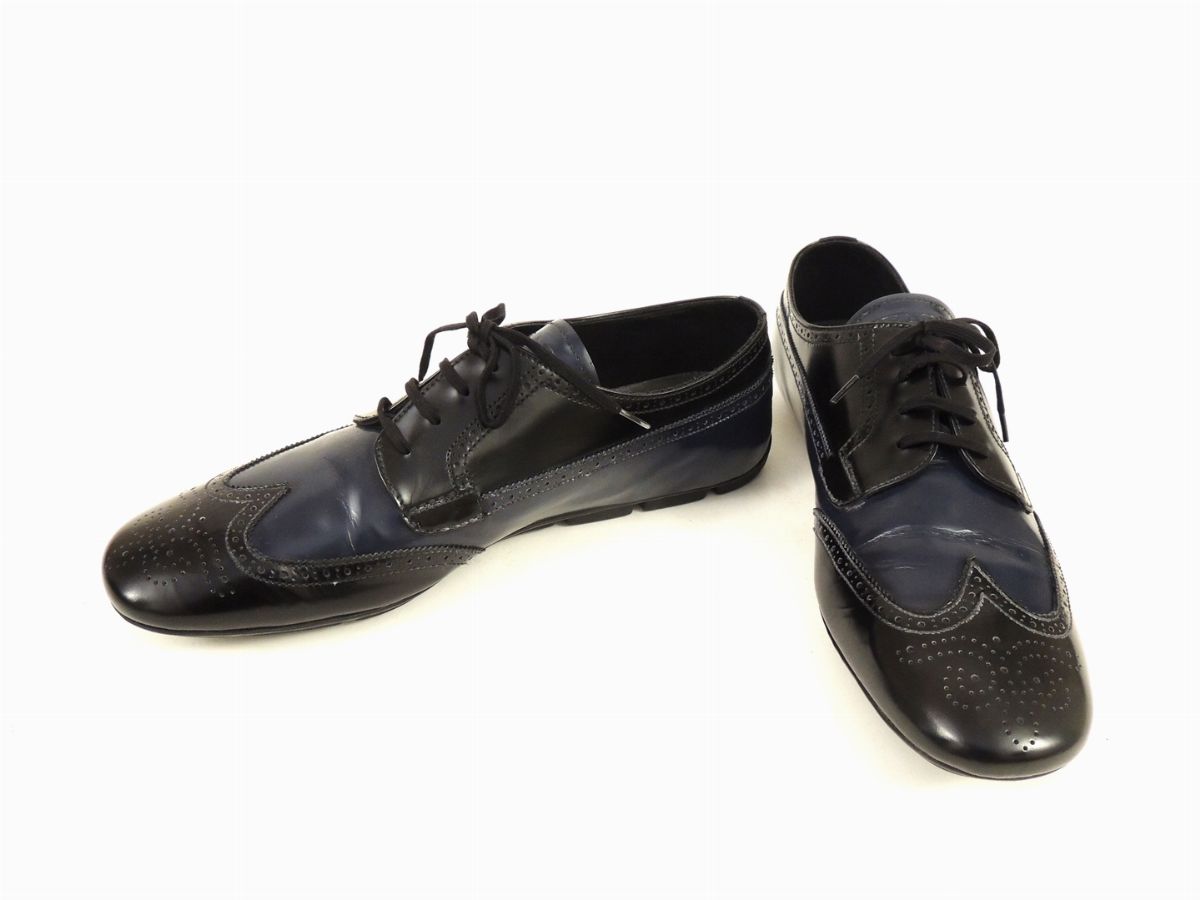 Paio di Scarpe da Uomo in Pelle Blu e Nera, Prada