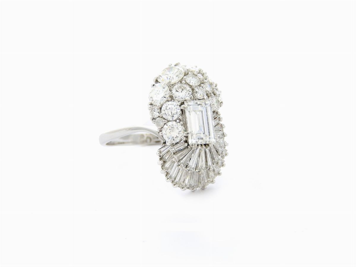 Anello in Oro Bianco con Diamanti