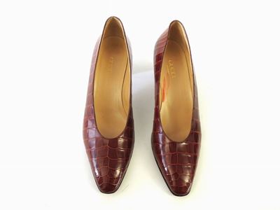 Paio di Décolleté in Coccodrillo Marrone, Gucci