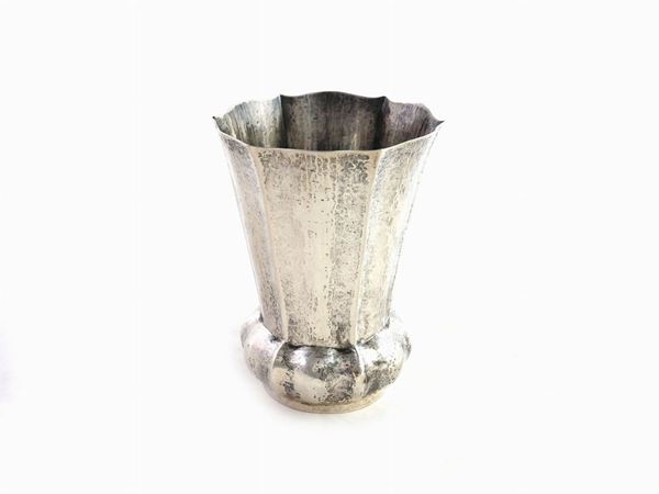 Silver Vase  - Auction House sale: Art and Design  in "Horto Antico" villa - II - II - Maison Bibelot - Casa d'Aste Firenze - Milano