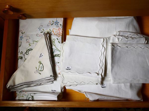 Three linen and cotton tablecloth  (half of 19th Century)  - Auction House sale: Art and Design  in "Horto Antico" villa - II - II - Maison Bibelot - Casa d'Aste Firenze - Milano