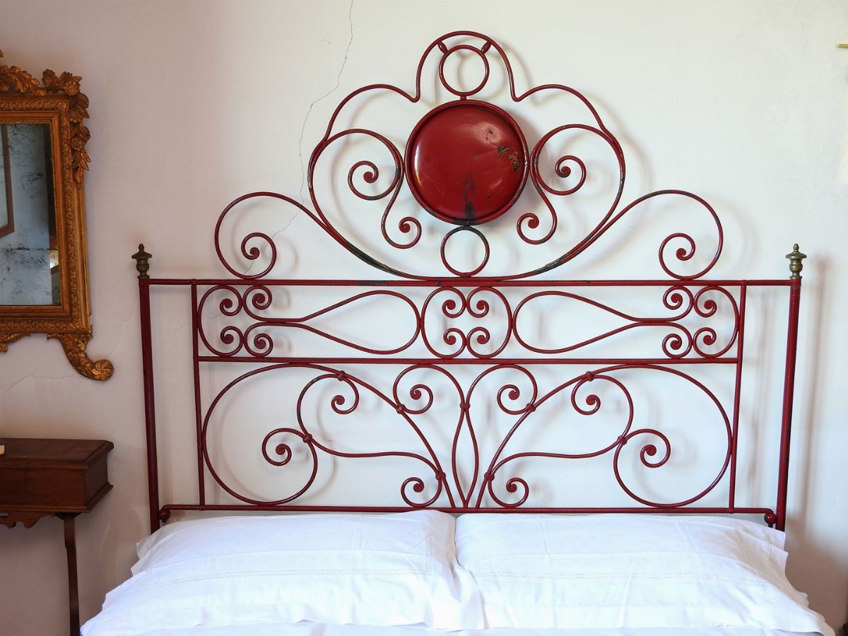 Letto in Ferro Battuto Laccato Bordeaux