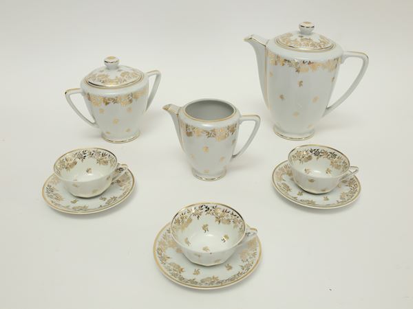 A porcelain tea set, Limoges Manufacture