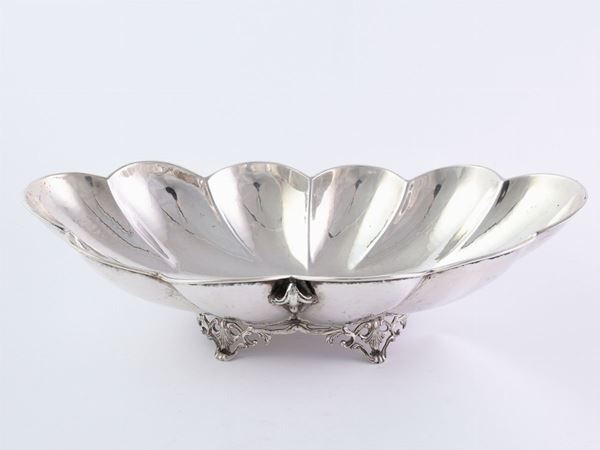A silver centrepiece
