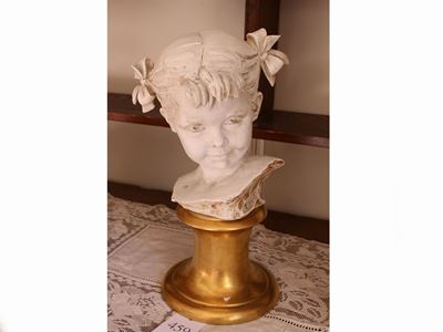 Busto di Bambina in Porcellana Biscuit