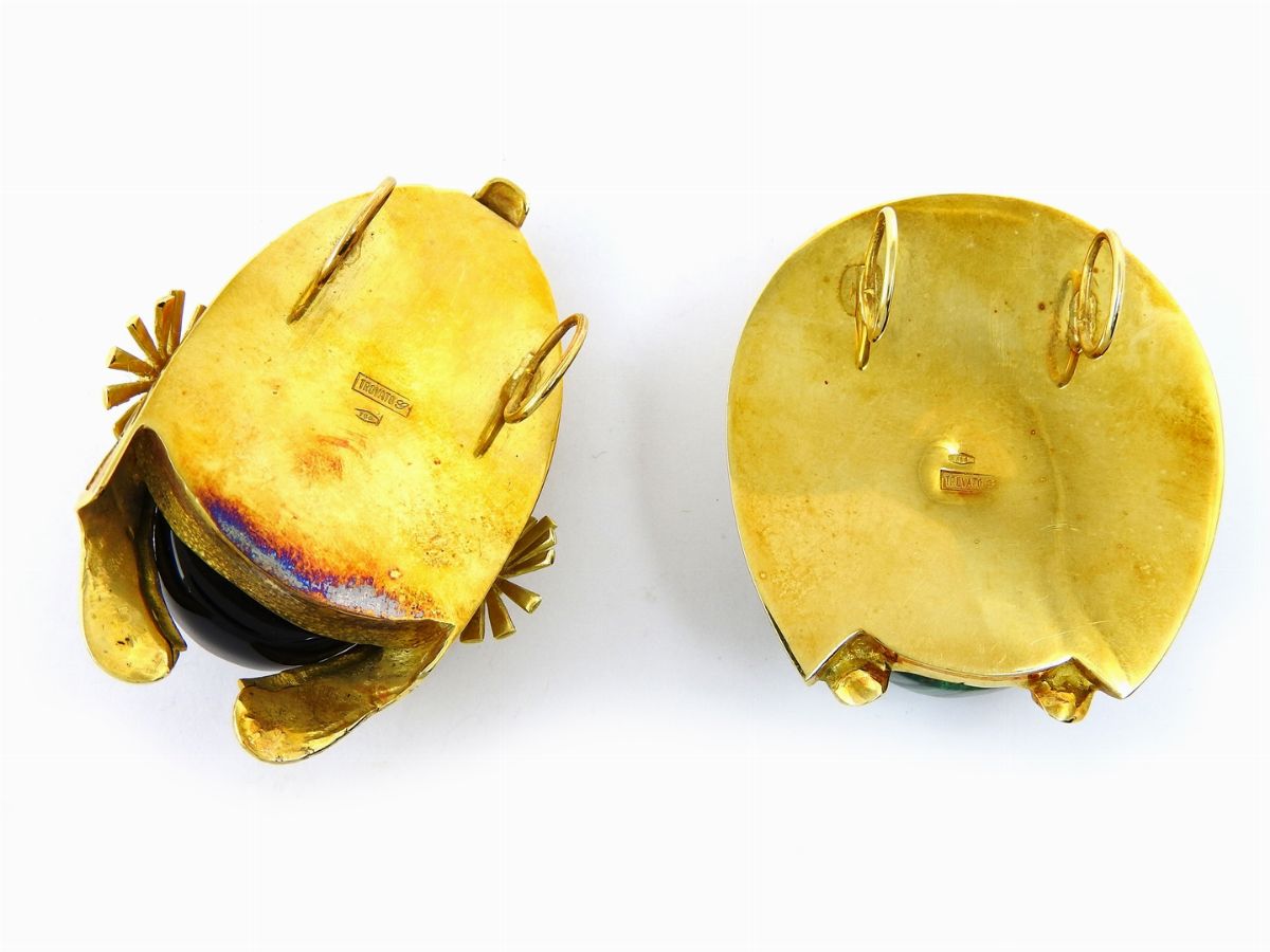 Due Pendenti Trovato Gallery in Oro Giallo, Onice e Malachite Scolpiti