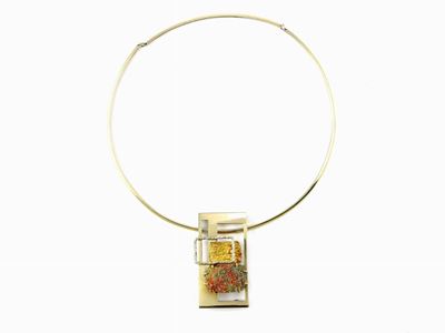 Girocollo Rigido in Oro Giallo e Anello in Oro Bianco con Diamanti, Smeraldo e Vanadinite