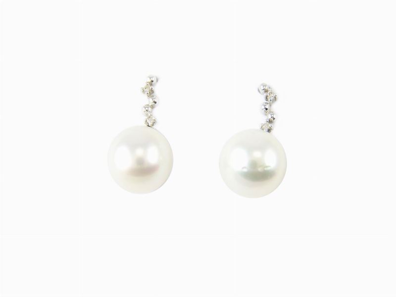 Orecchini Pendenti in Oro Bianco 585/1000, Piccoli Diamanti e Perle Coltivate Akoya